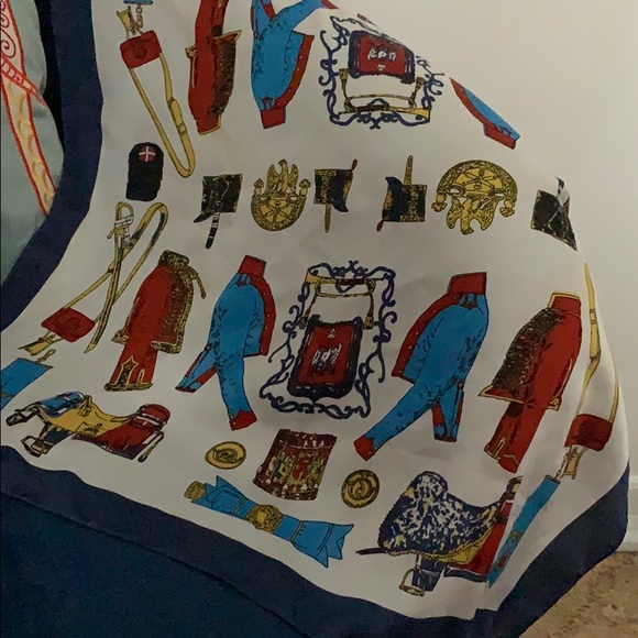 Silky scarf - Picture 1 of 3